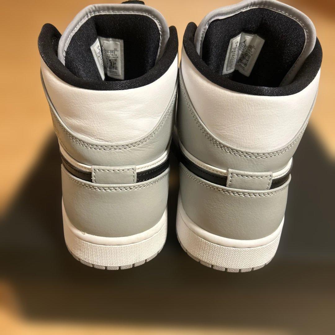Nike Air Jordan 1 MID ライトスモークグレーホワイトブラック