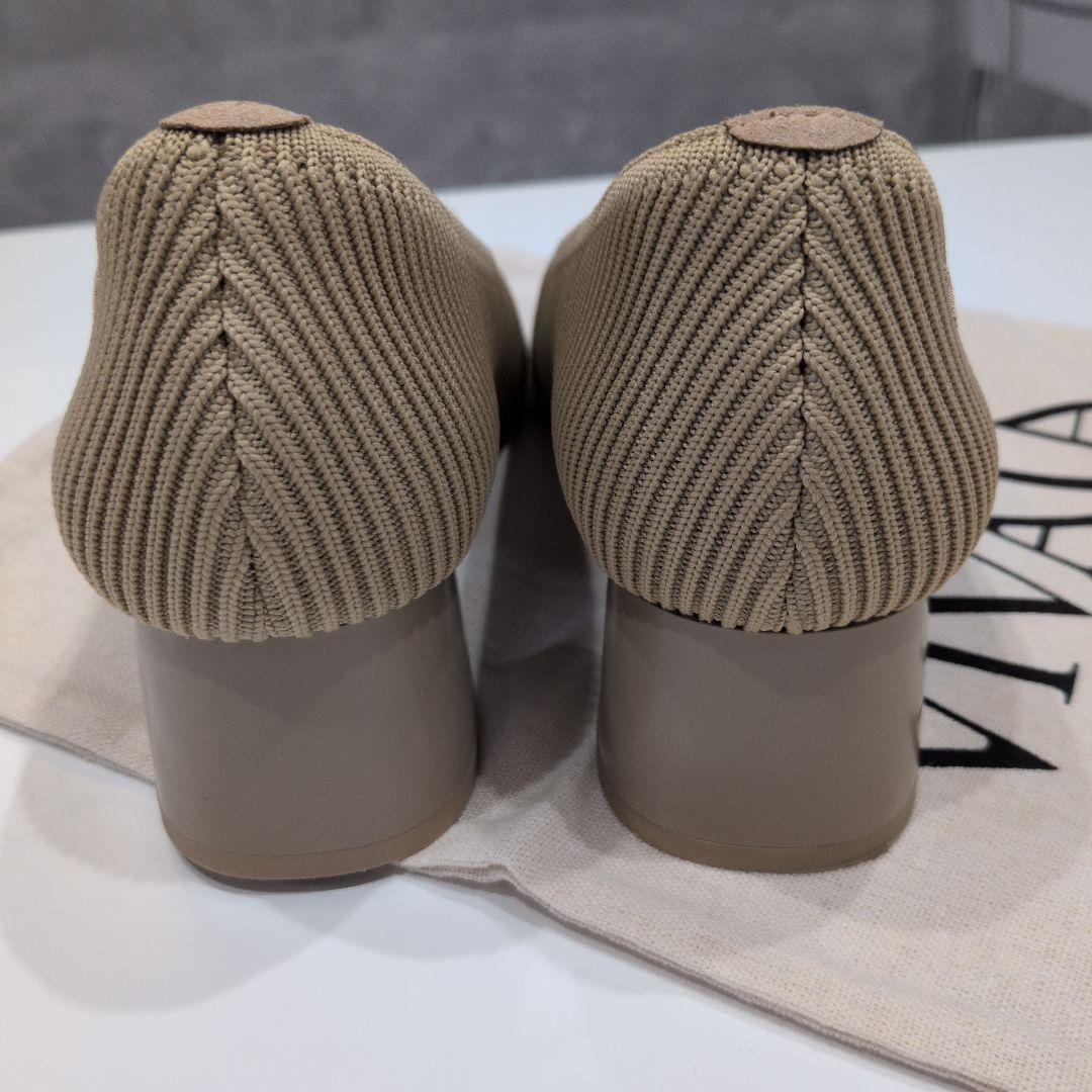 【極美品】VIVAIA ベージュ パンプス