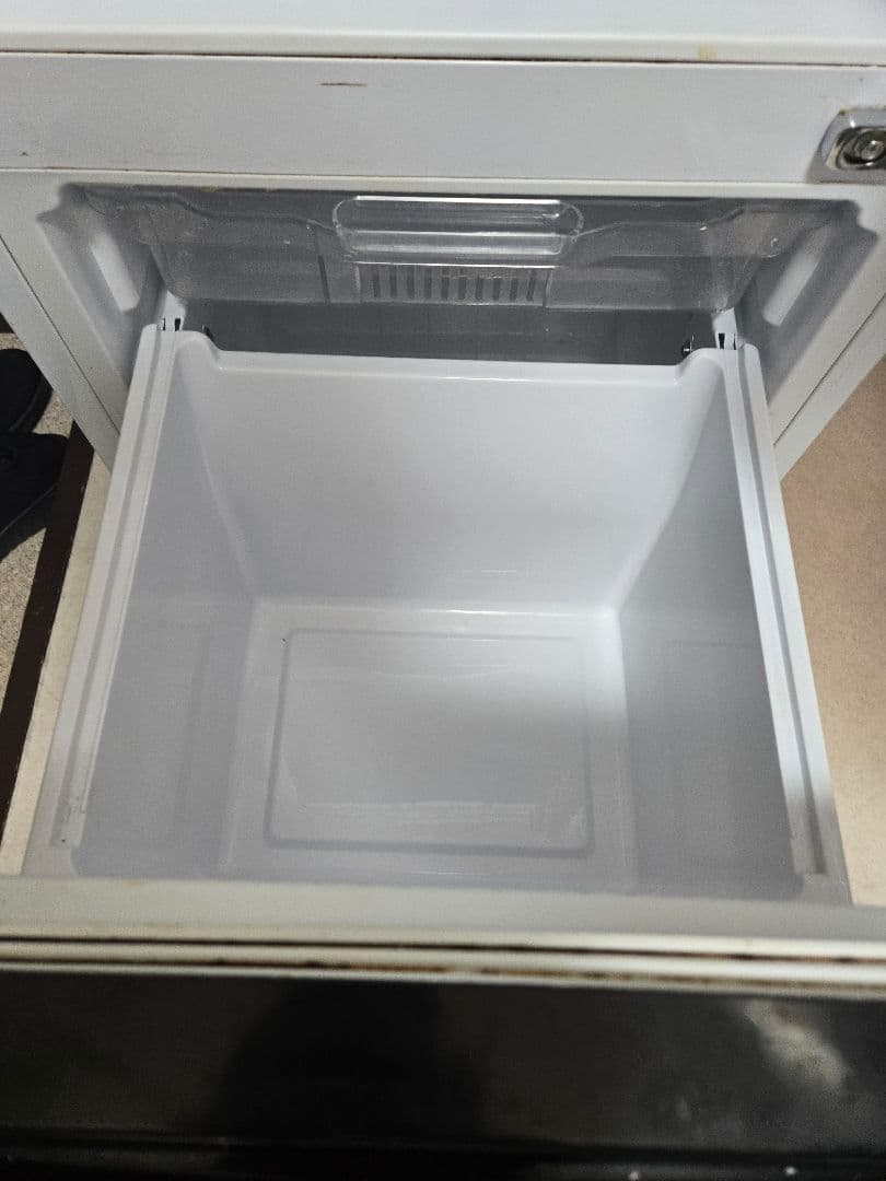 2019年製　Hisense 冷凍庫 ホワイト HR-D15C