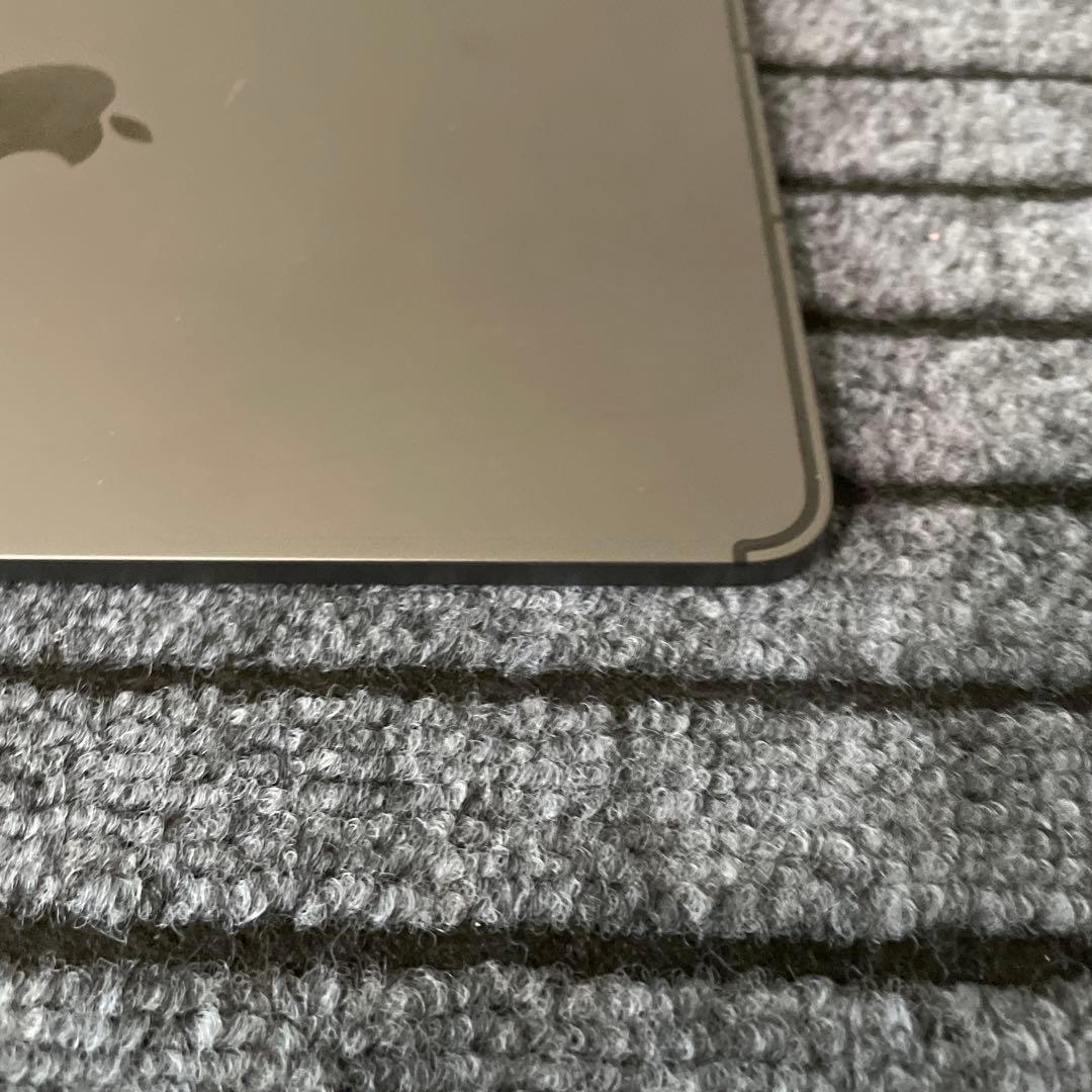 135 iPad Air4 4世代 64GB SIMフリー スペースグレイ
