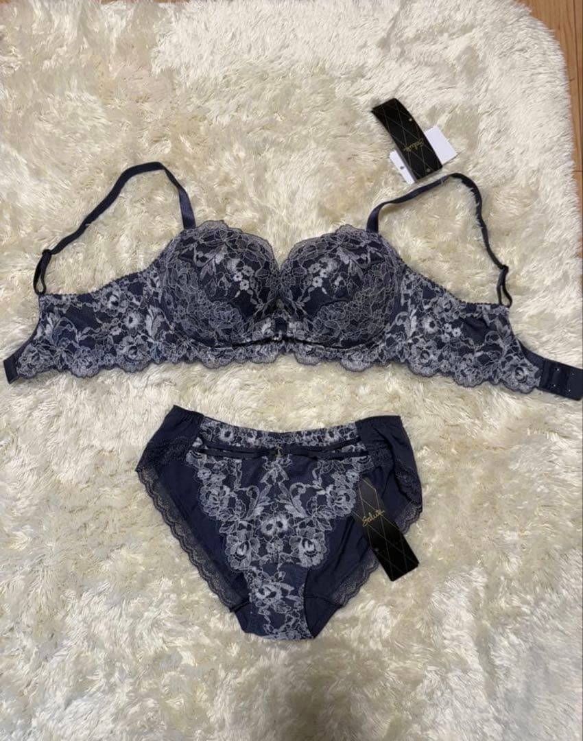 新品　ワコール　サルート　20グループ　リボンブラブラ・ショーツ・キャミセット