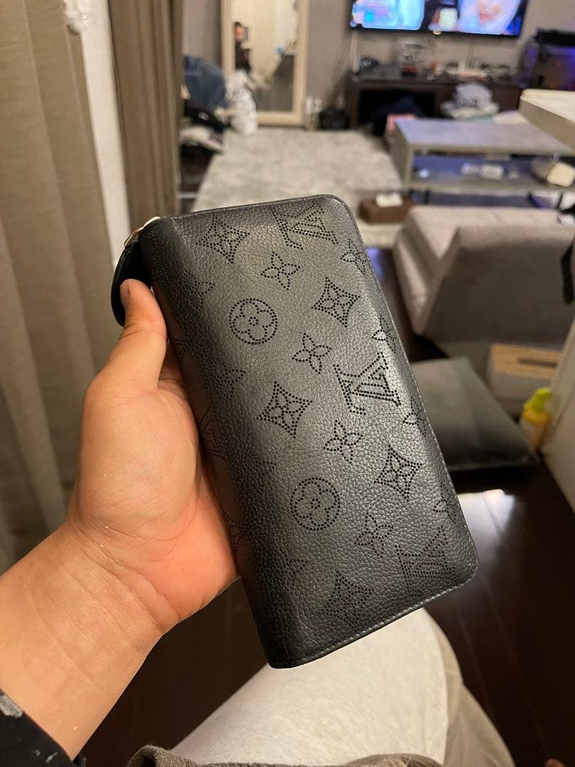 ヴィトン　メンズ　長財布　革　定価18万　送料込み