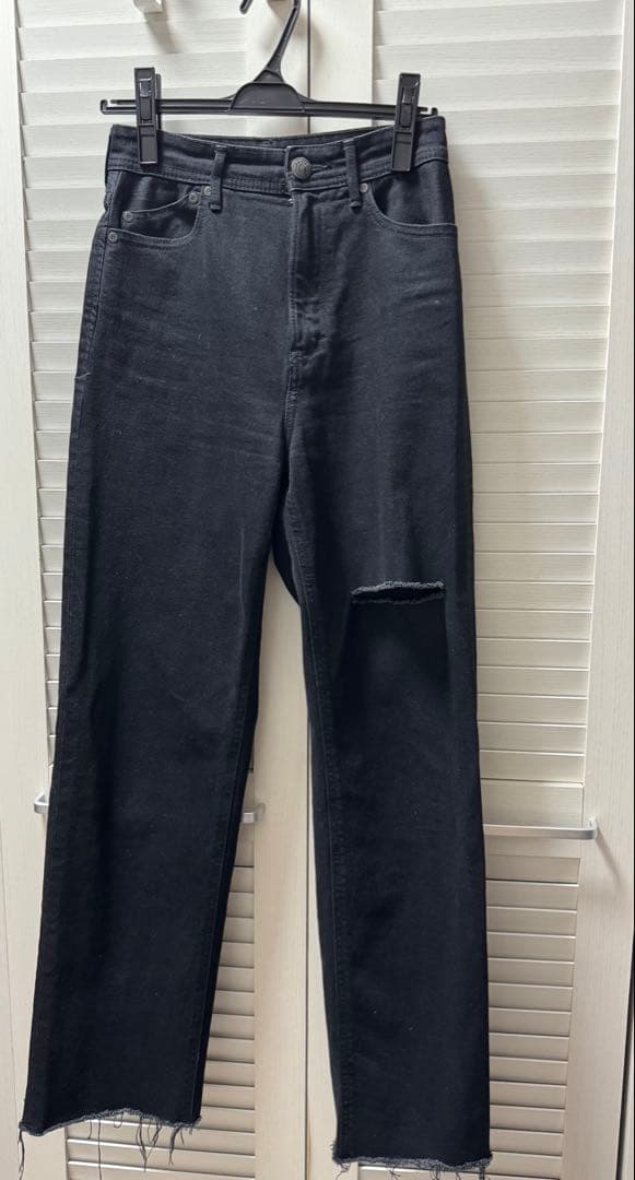 YANUKレア ボーイズストレートLEA