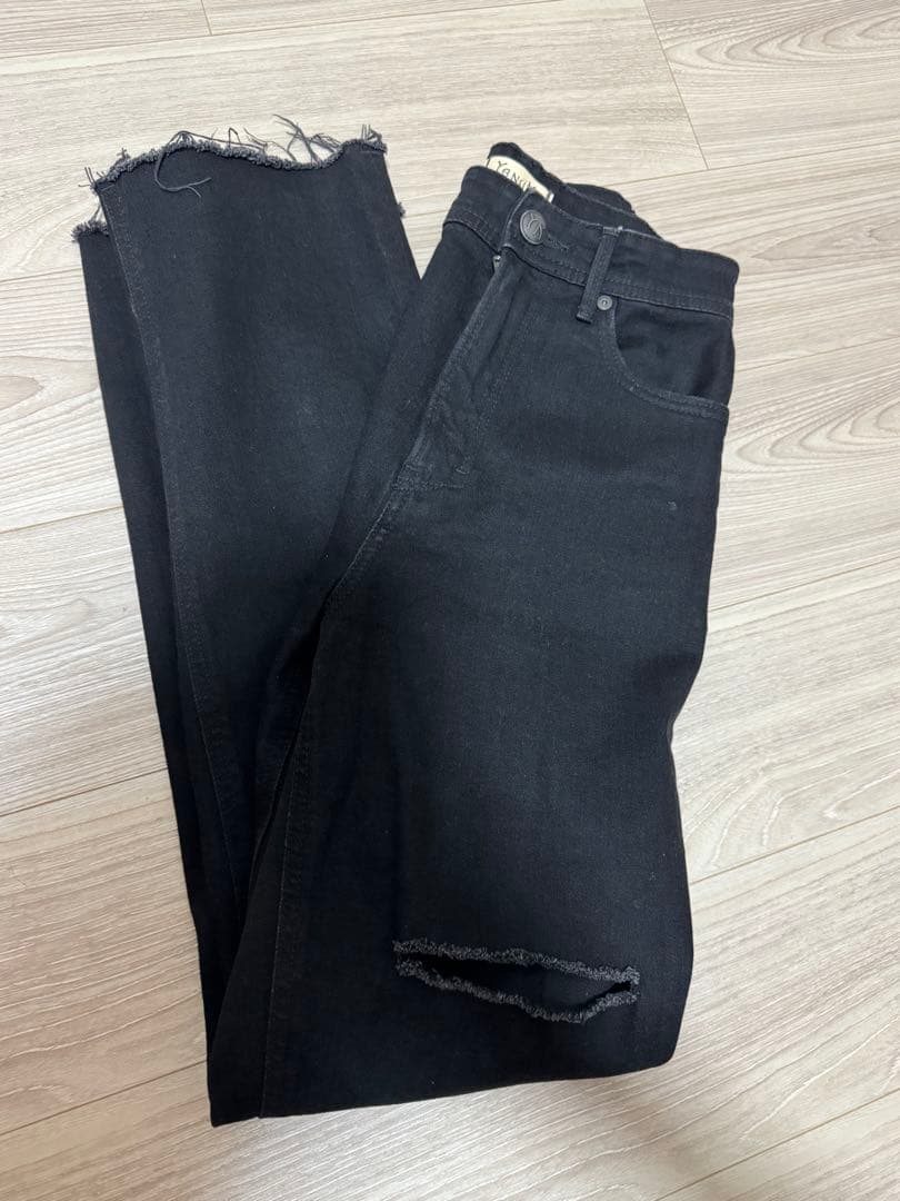 YANUKレア ボーイズストレートLEA