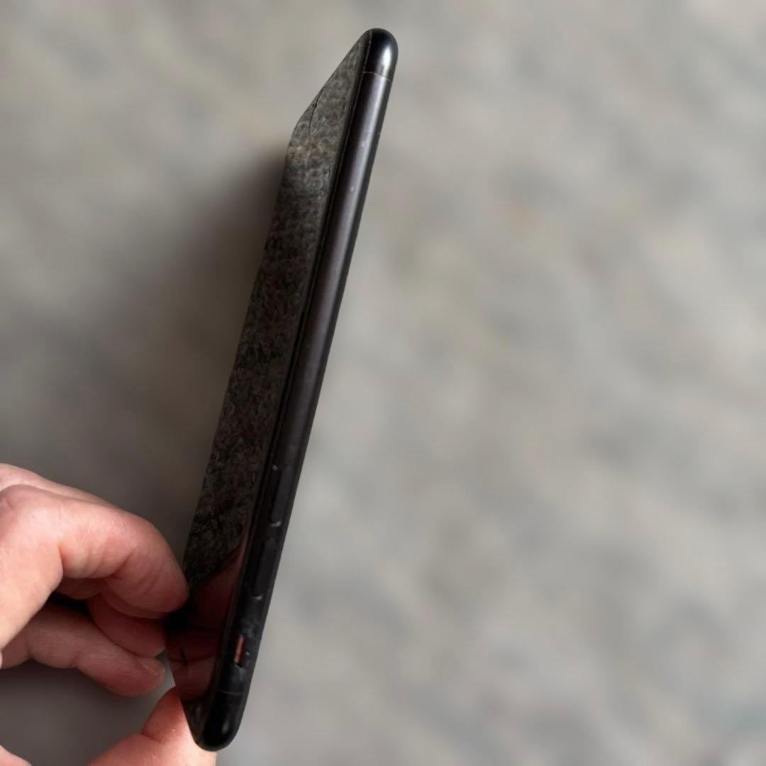 iPhoneSE2 64GB ブラック　中古品