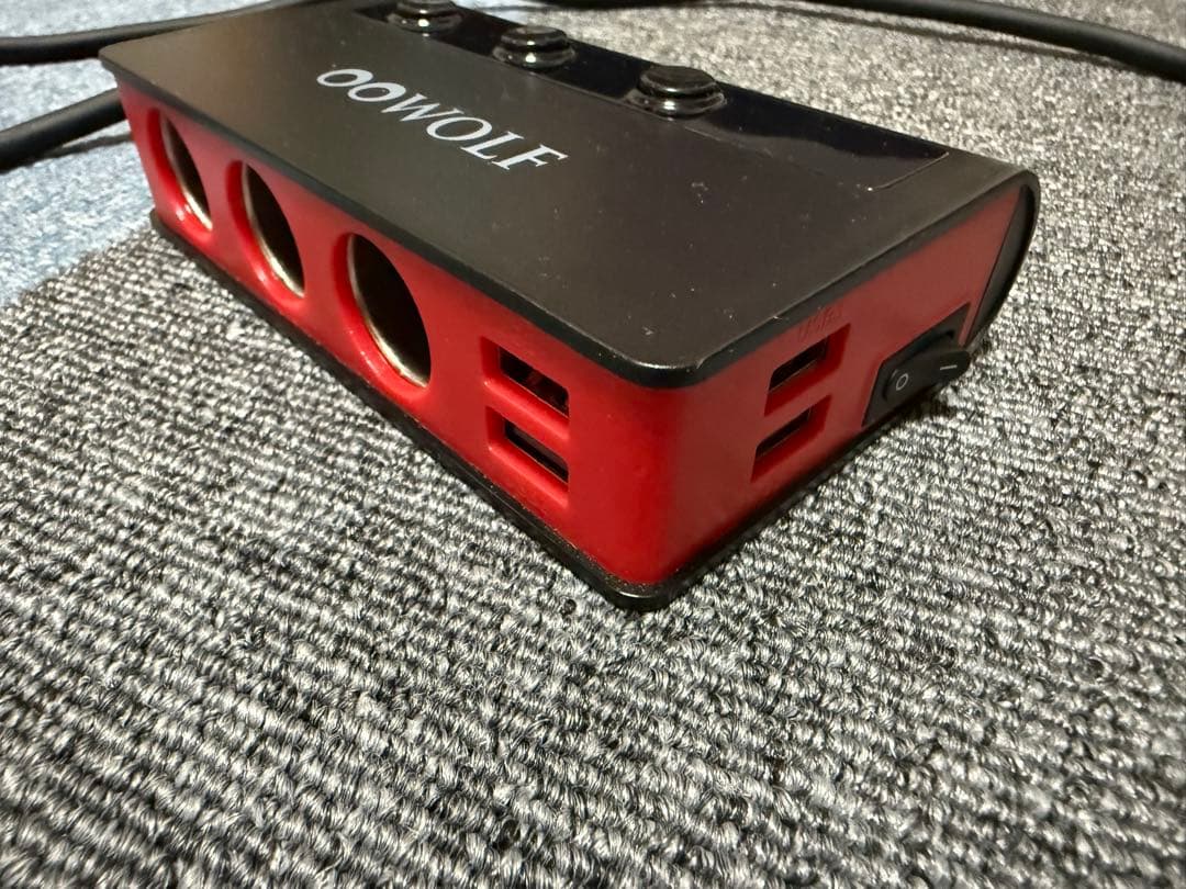 車載冷蔵庫とケトルとおまけ付きシガーソケット