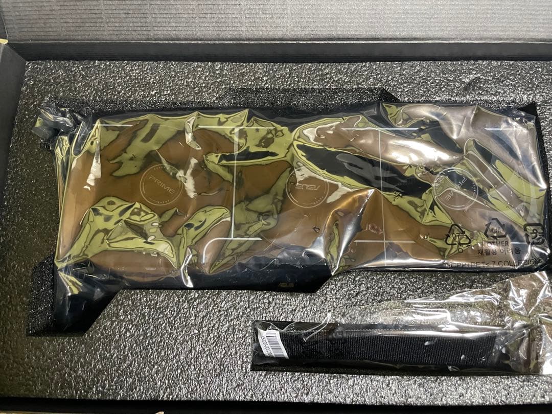 グラフィックボード・グラボ・ビデオカード ASUS GeForce RTX 5070 Ti OC 16GB