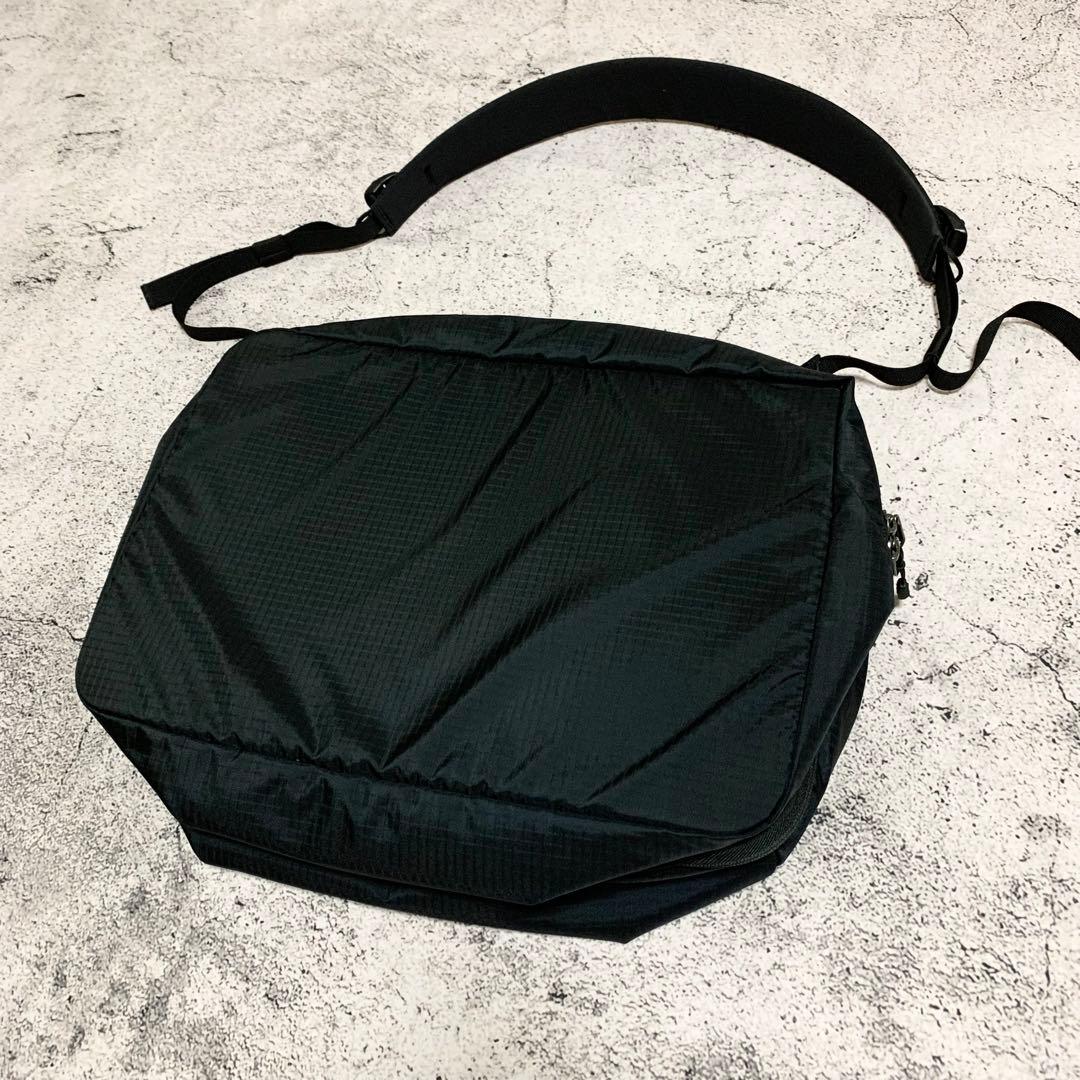 美品　ARC’TERYX アークテリクス 　イオン ギアオーガナイザー　収納力