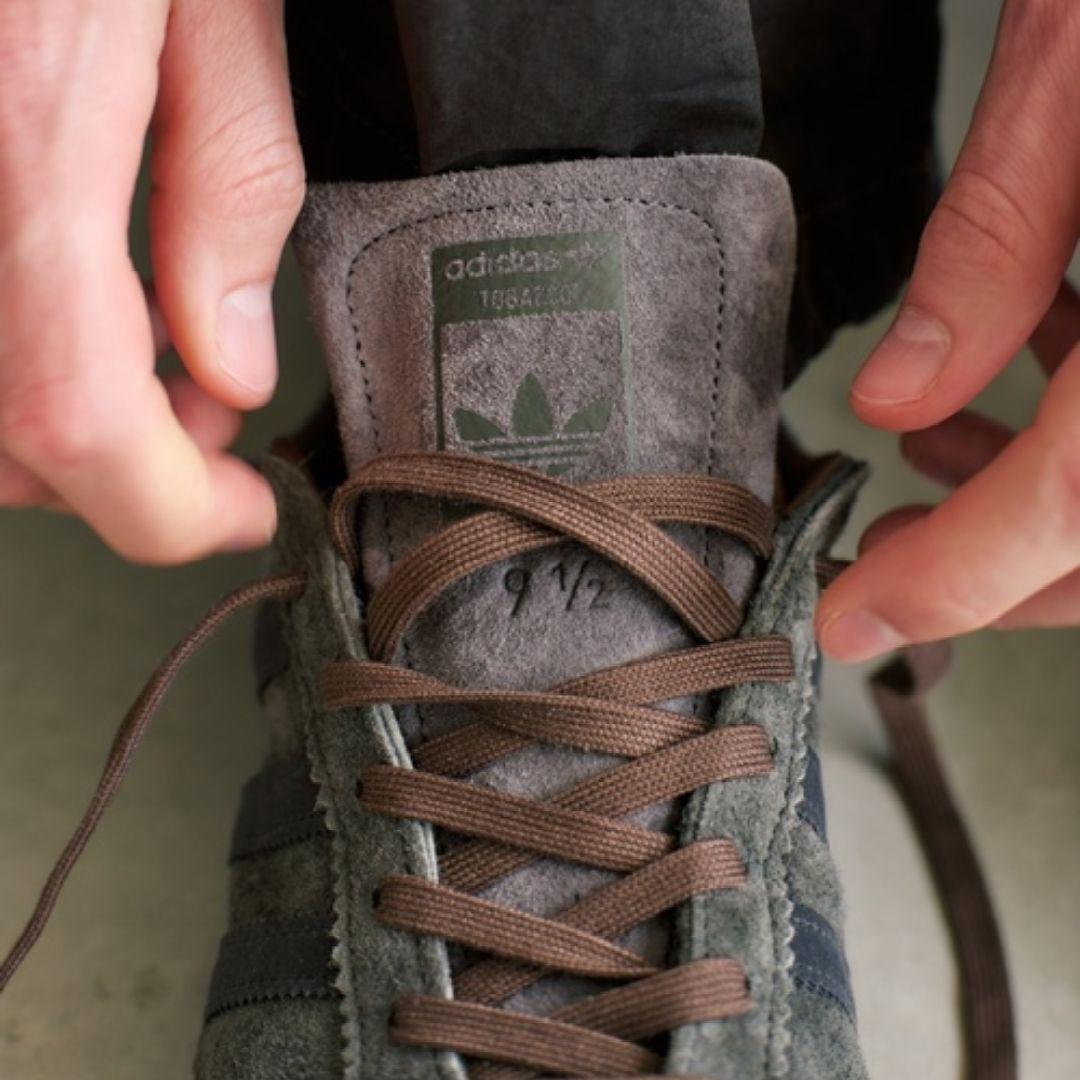 【箱・タグ付】美品 adidas TOBACCO SMU カーキ×ブラウン