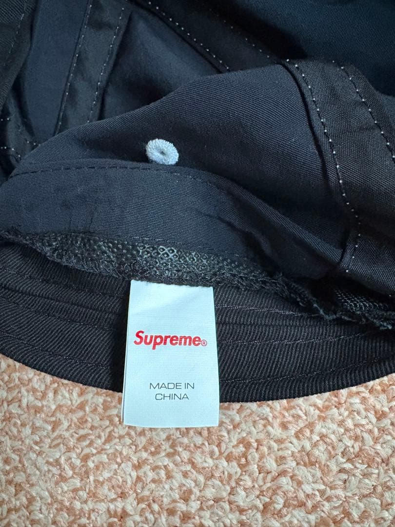 Supreme 黒 キャップ ストラップ付き