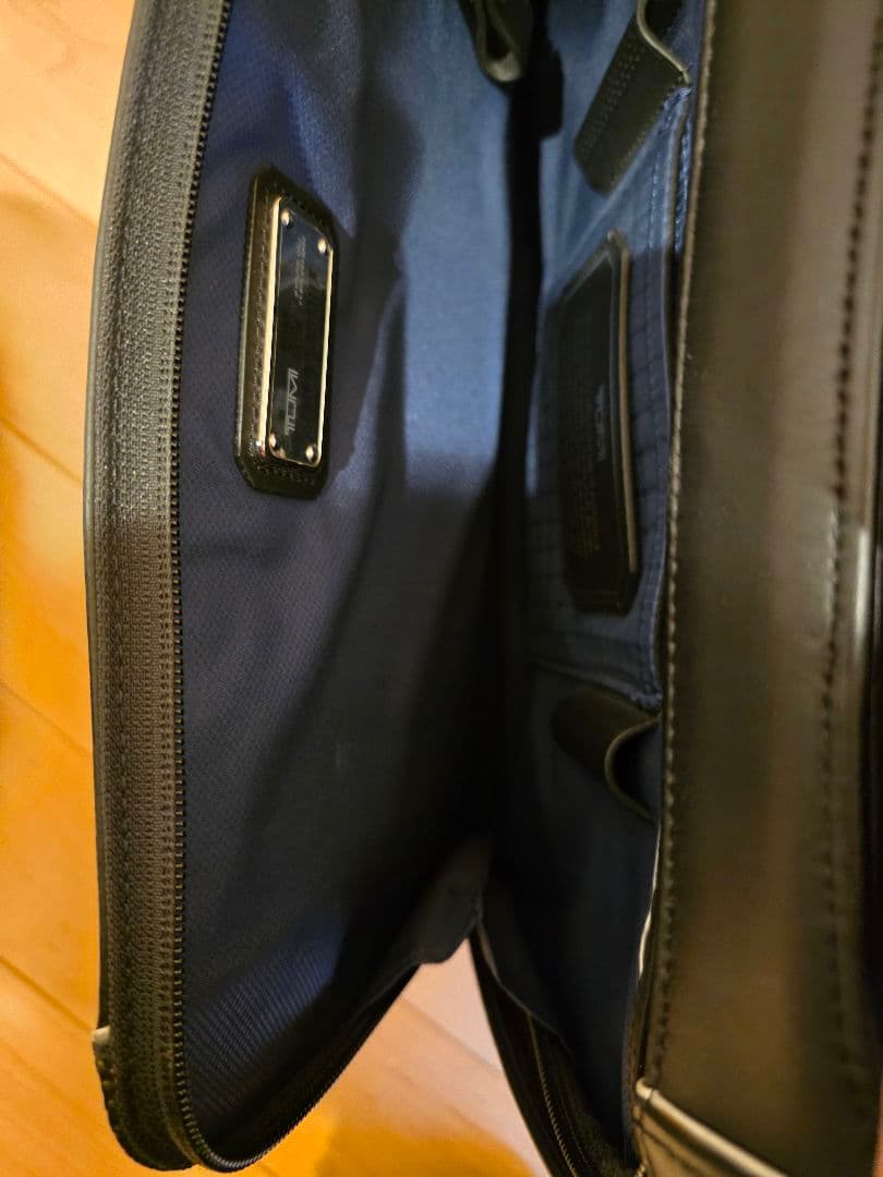 TUMI 本革シリーズ