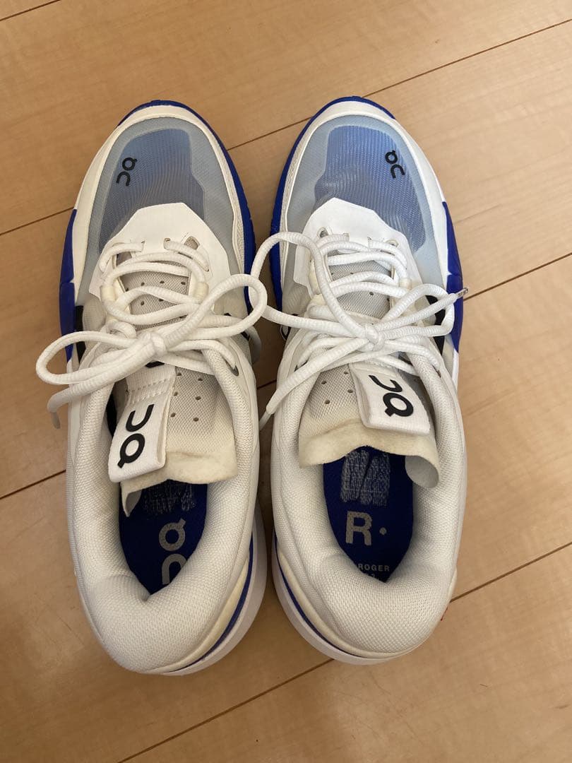 on スニーカー ホワイト/ブルー