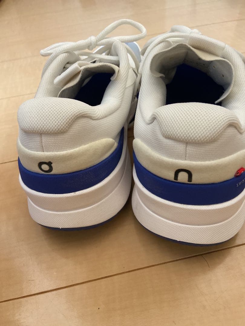 on スニーカー ホワイト/ブルー
