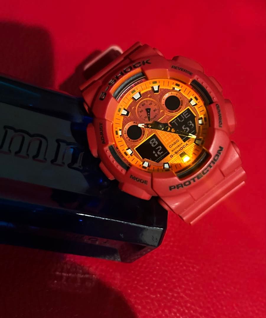 G-SHOCK　腕時計　レッド