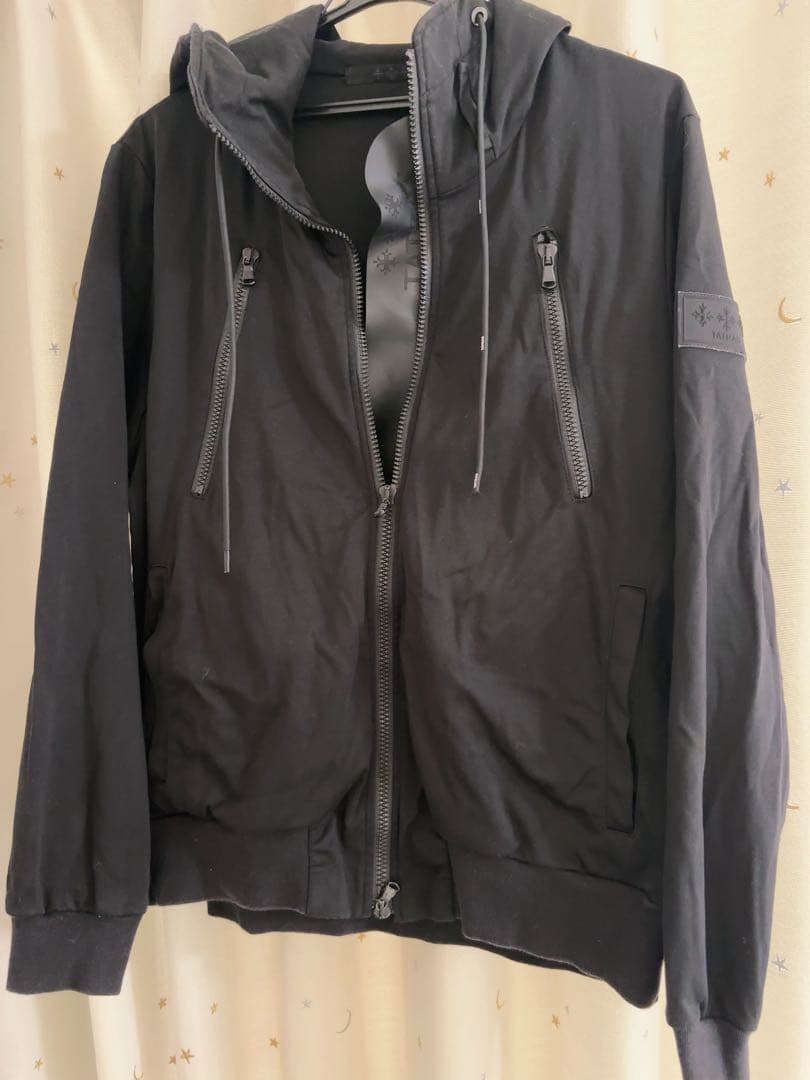 TATRAS 黒ジップパーカー