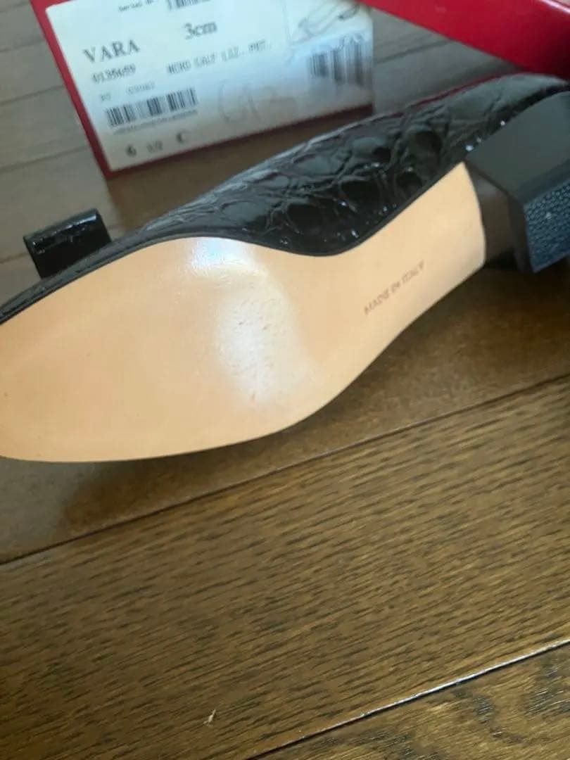 Salvatore Ferragamo Vara パンプス 6 1/2 C