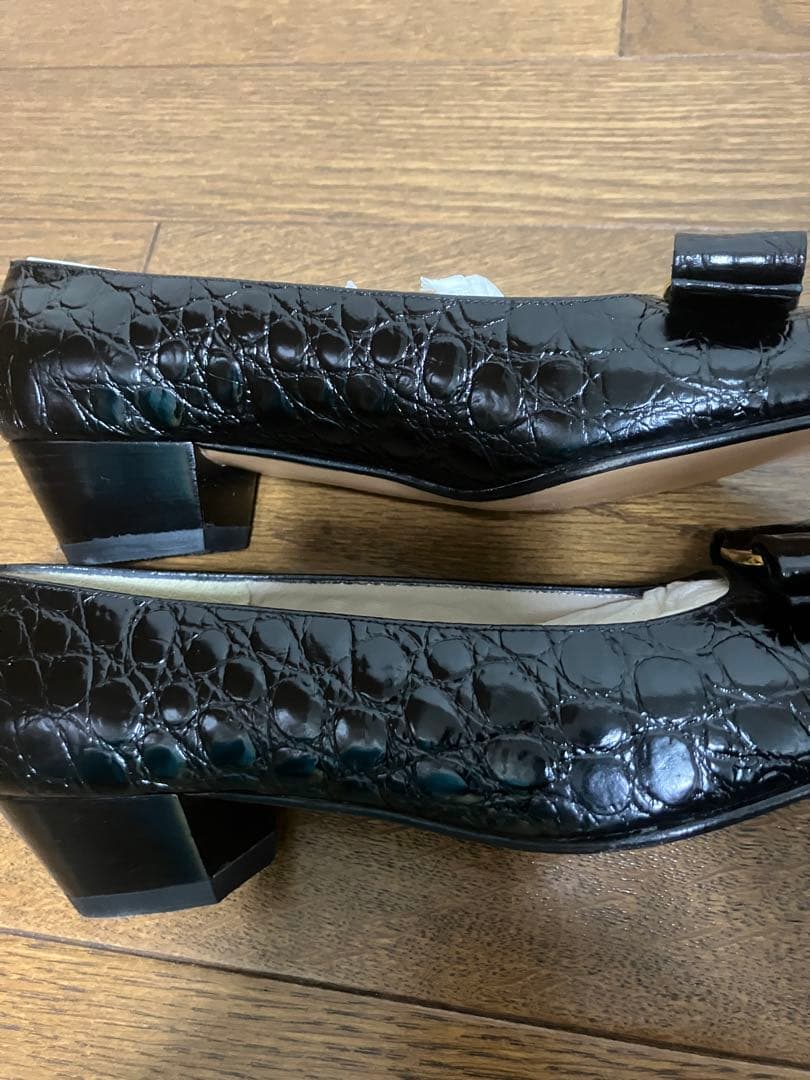 Salvatore Ferragamo Vara パンプス 6 1/2 C