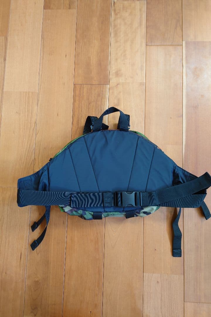 THE NORTH FACE カモフラージュ ボディバッグ