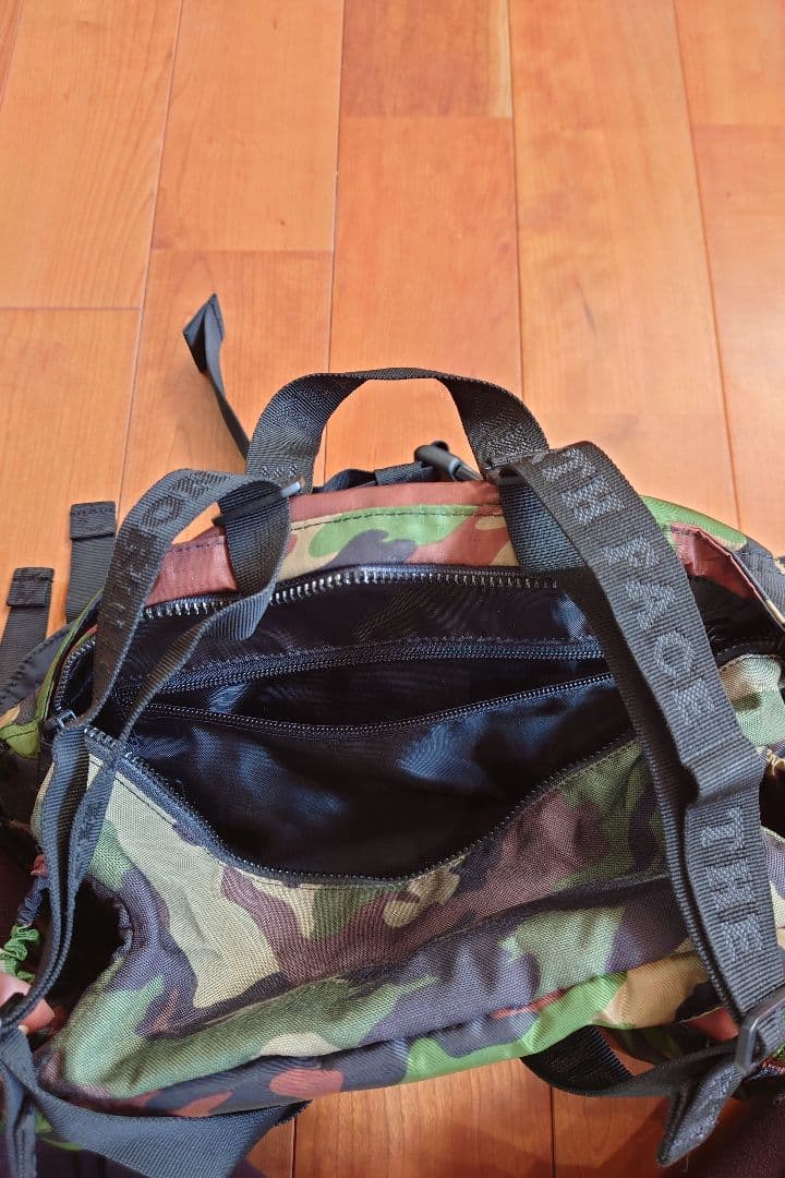 THE NORTH FACE カモフラージュ ボディバッグ