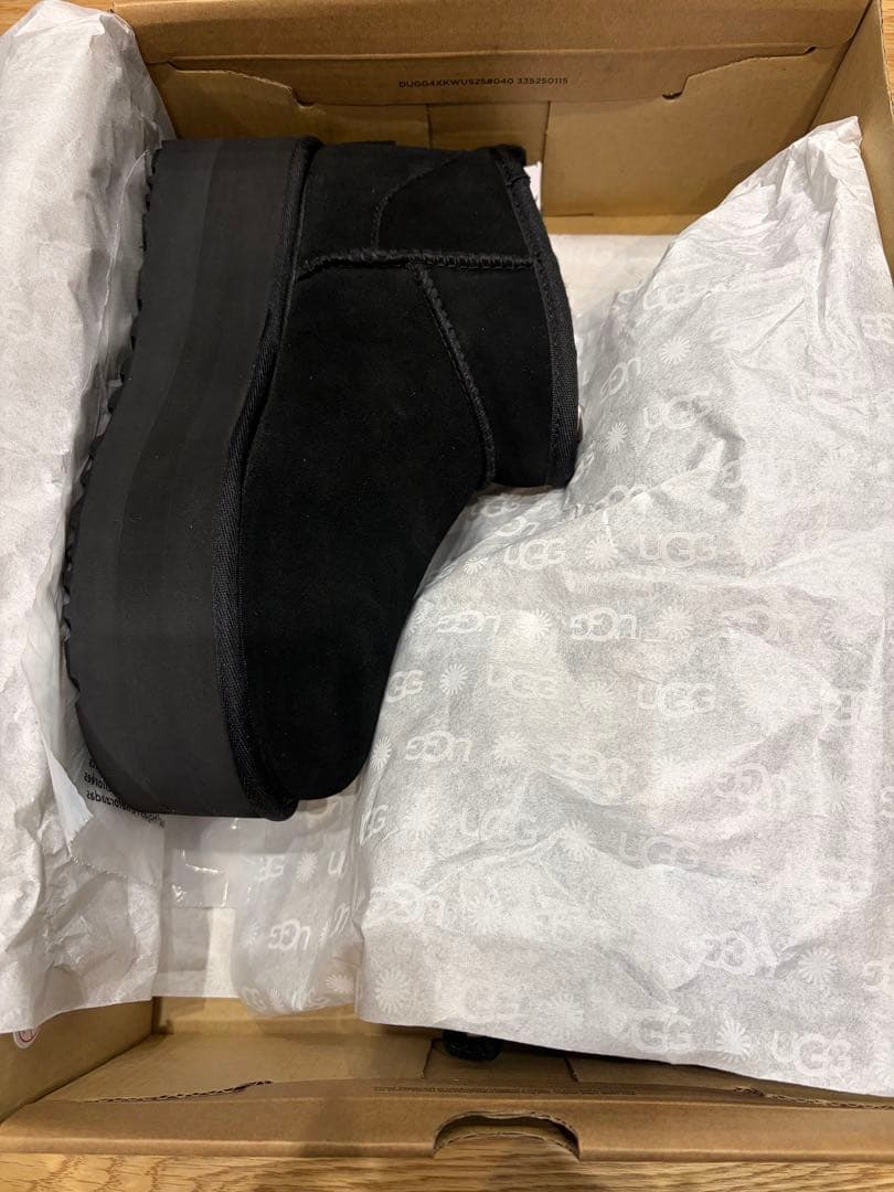 UGG クラシックウルトラミニプラットフォーム　　23㎝