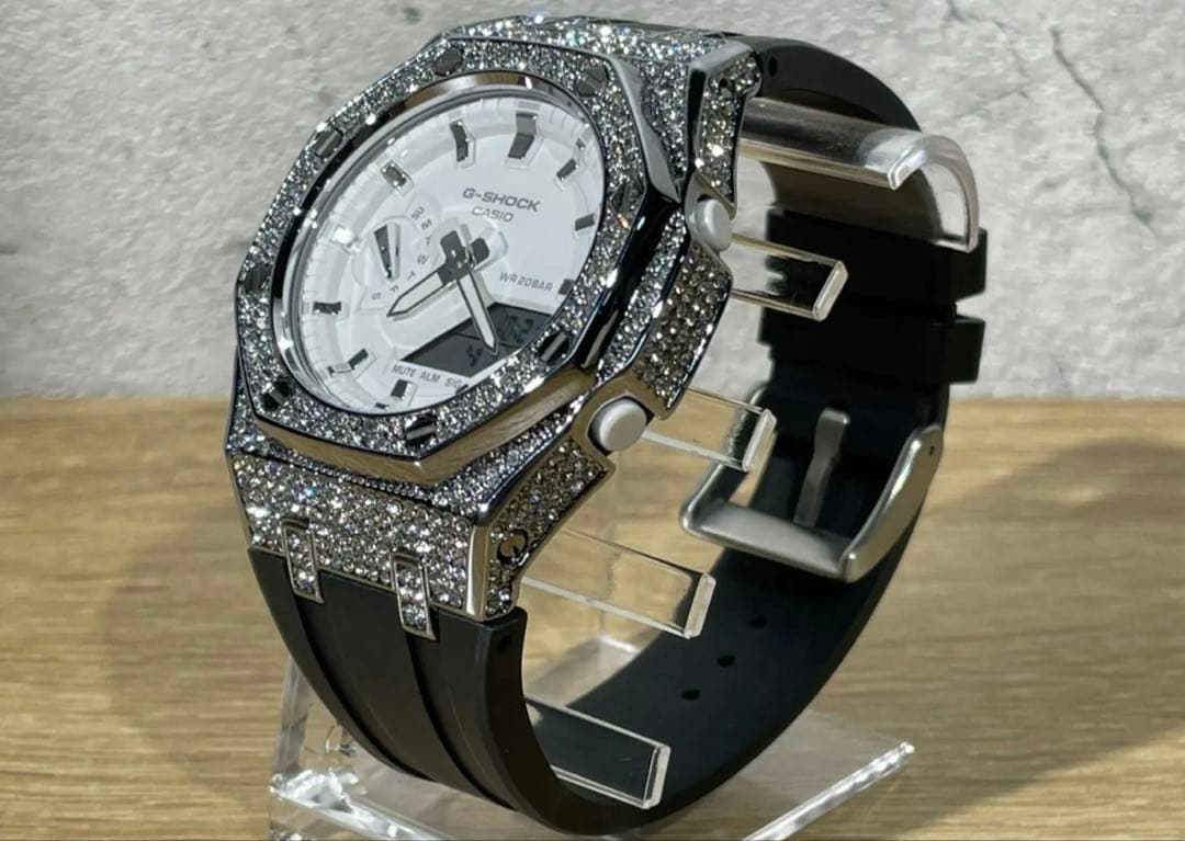 カシオ Gショック ジルコニアシルバー ブラックベルト