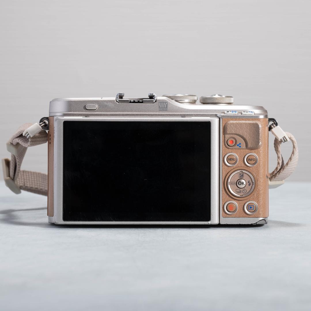 OLYMPUS PEN E-PL9 レンズキット スマホ転送OK