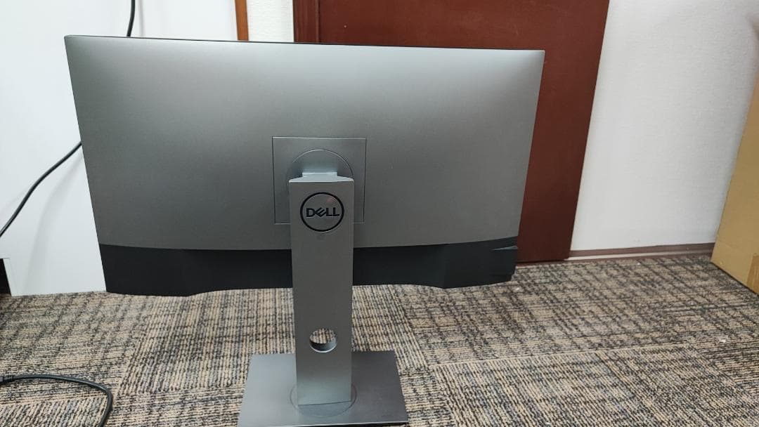 Dellの高性能4Kモニター U2720Q