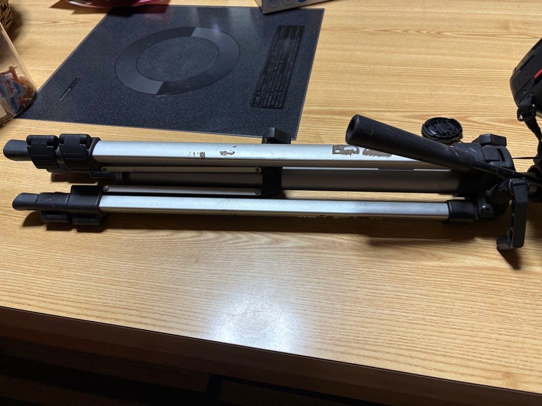 JVC Everio FULL HD ビデオカメラ 本体３脚付き