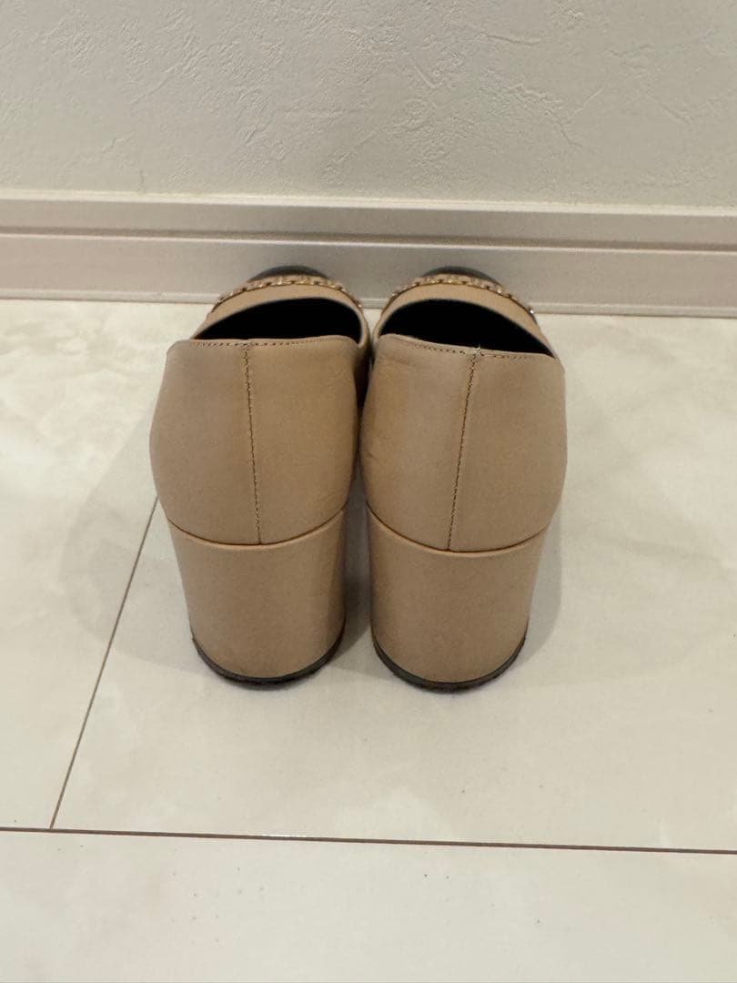 フェラガモ ベージュ/ブラック　ハイヒール