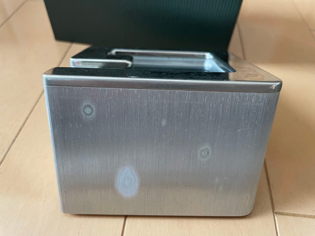 GUCCI スイス製 シルバー置時計