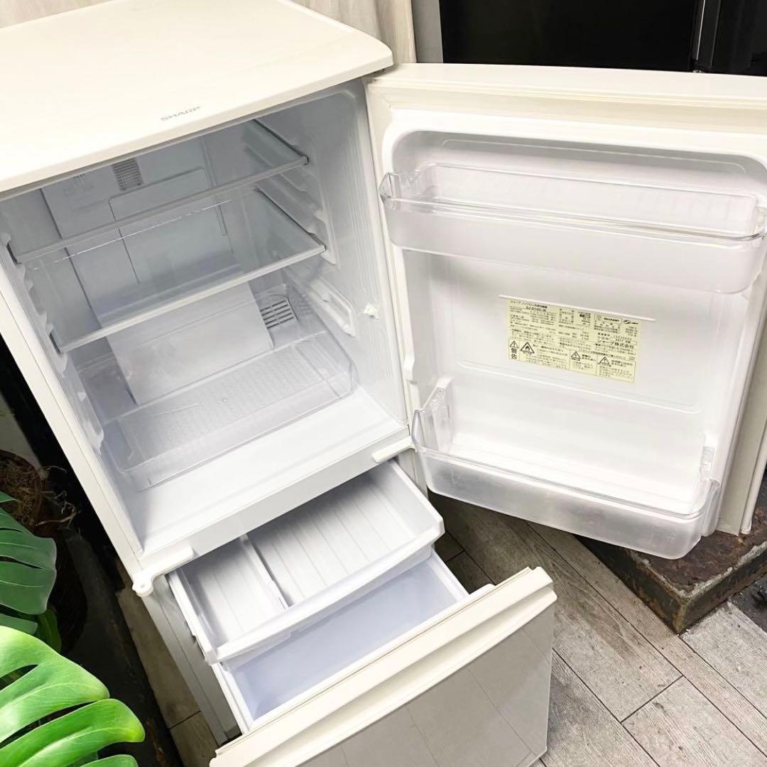 どっちも付け替えドアで人気！一人暮らしにおすすめ！冷凍冷蔵庫137L