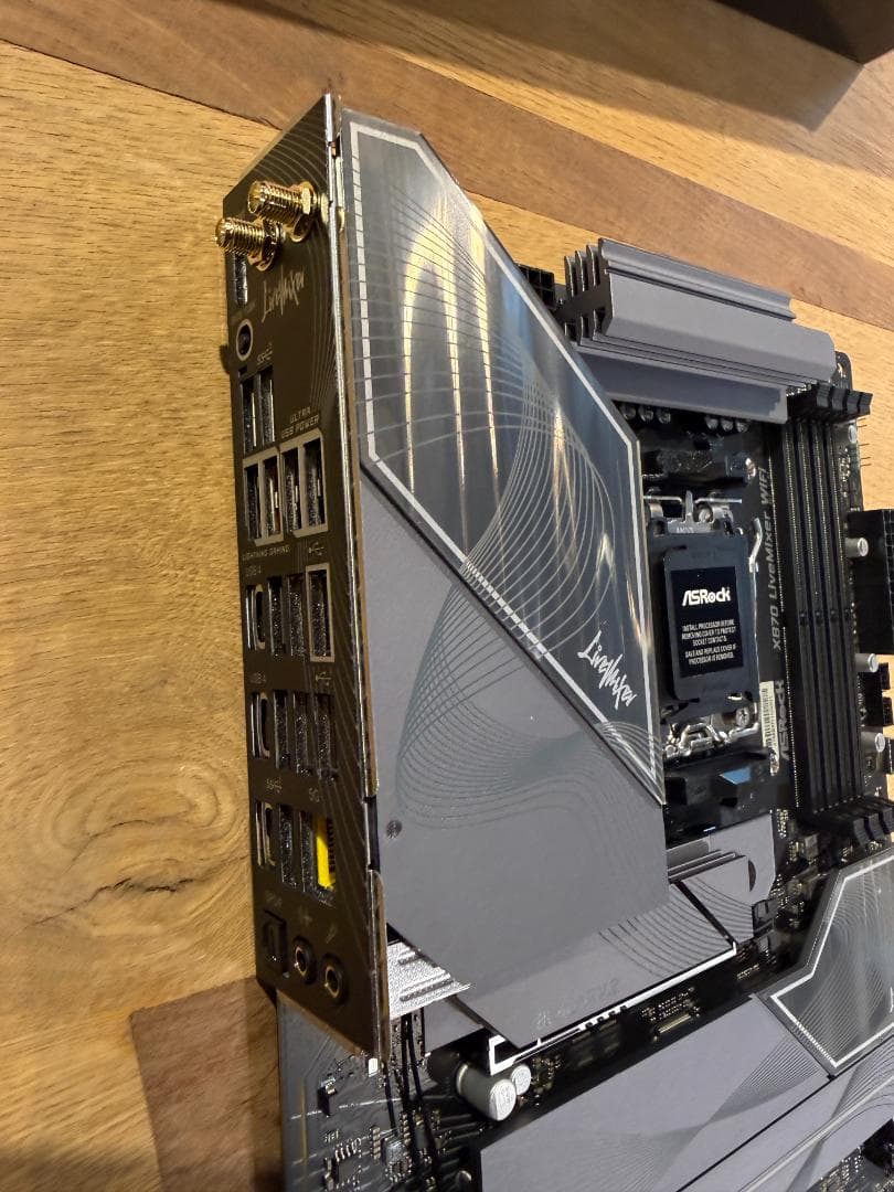 ASRock X870 LiveMixer WiFi マザーボード