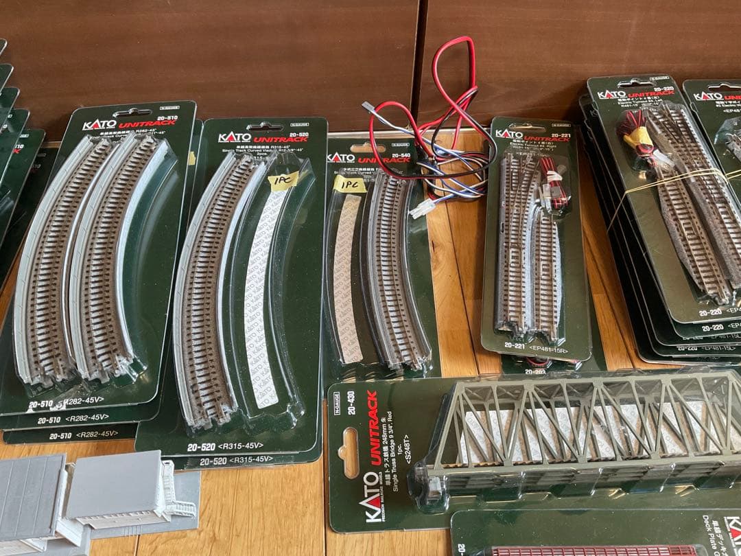 KATO nゲージ 線路、ポイント、鉄橋、車庫、橋脚、その他色々