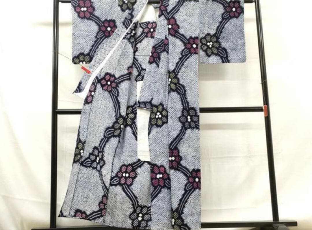 粋な大人の浴衣 ◆ 有松絞り 枝花文 シンプルで粋な柄