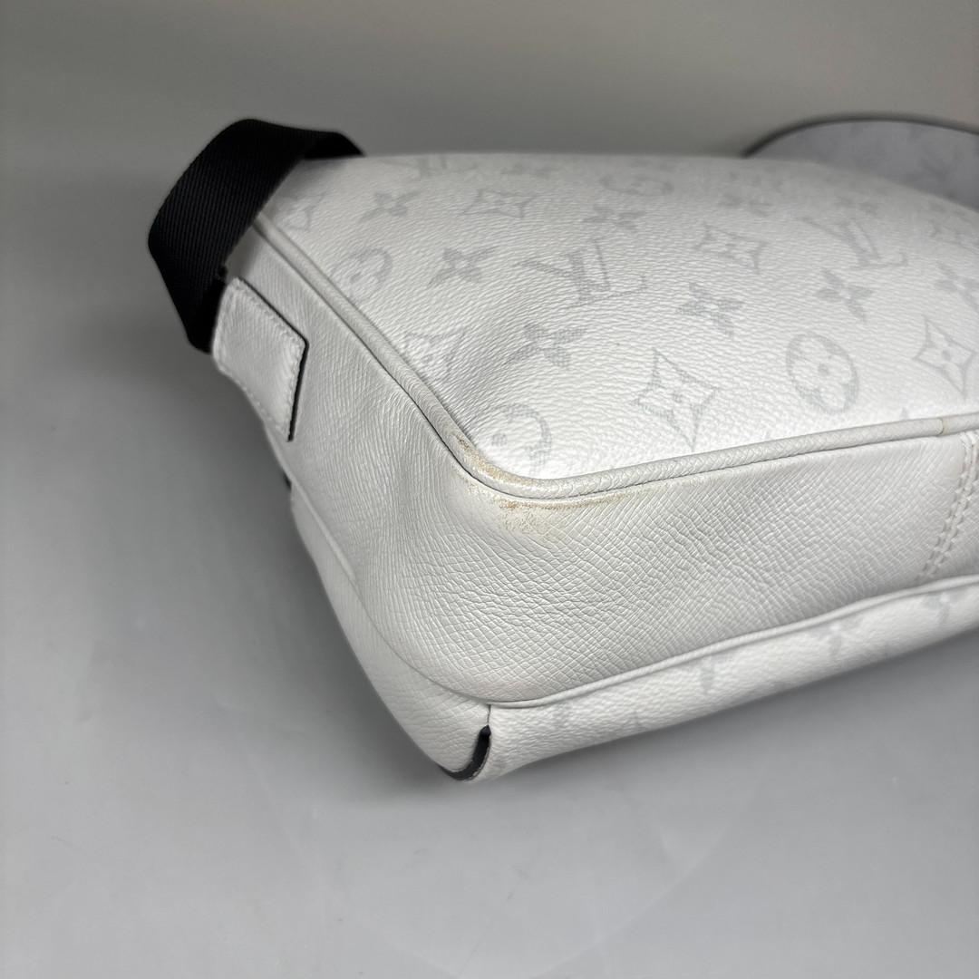 超極美品/RFID ルイヴィトン タイガラマ アウトドアメッセンジャーPM