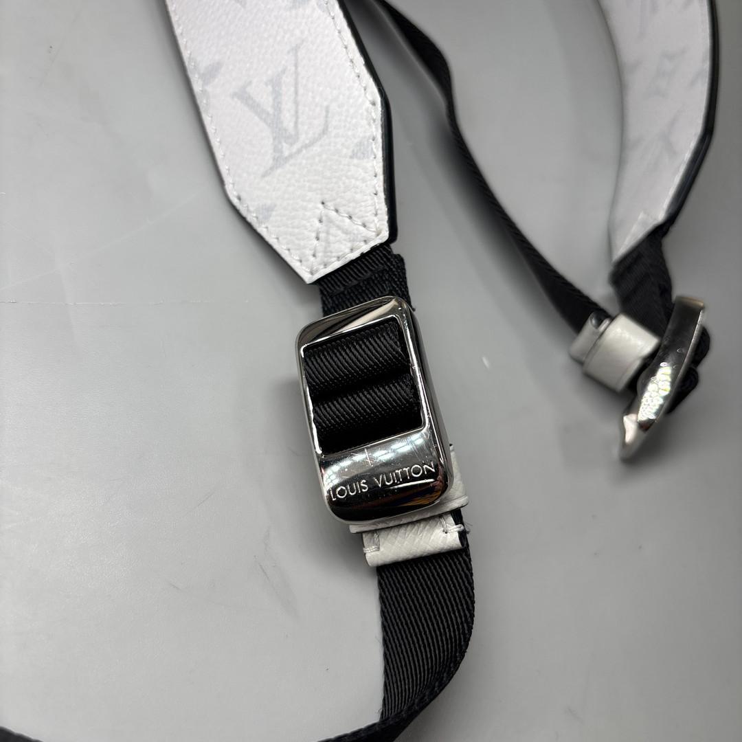 超極美品/RFID ルイヴィトン タイガラマ アウトドアメッセンジャーPM