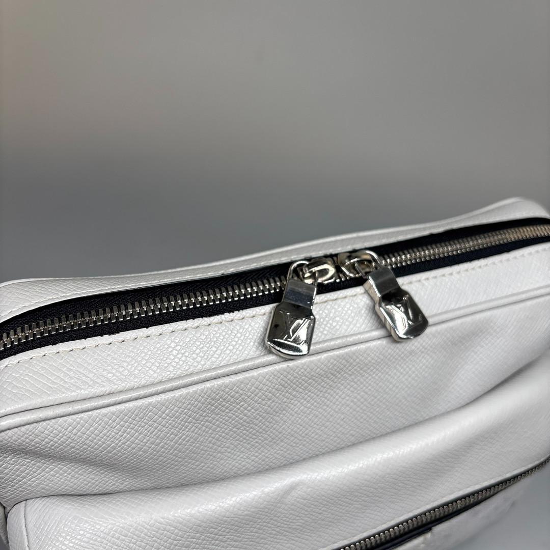 超極美品/RFID ルイヴィトン タイガラマ アウトドアメッセンジャーPM