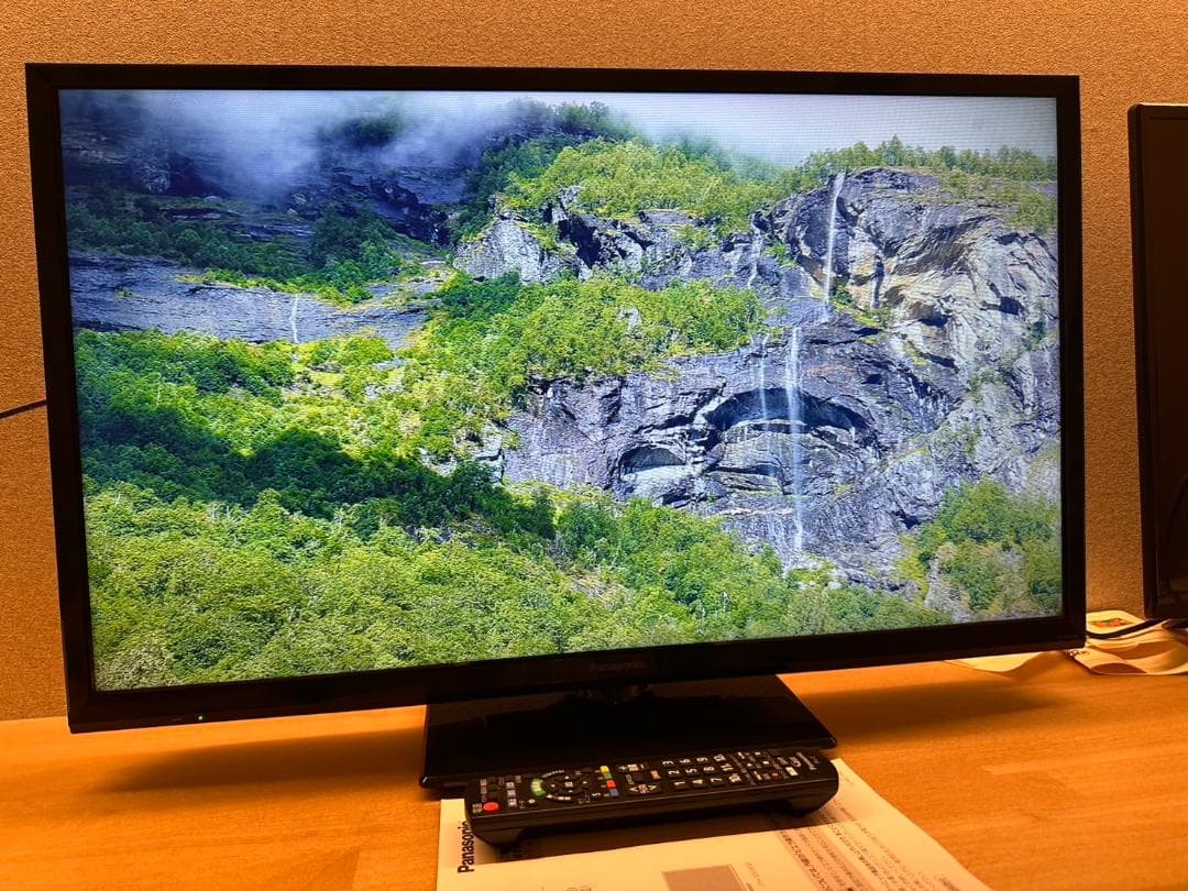 Panasonic　パナソニック 32型 テレビ TH-32G300 超極美品！