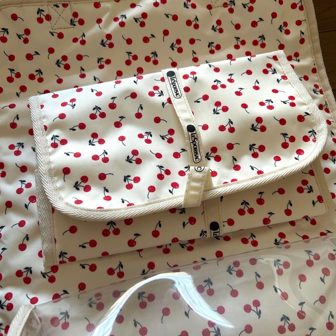 神崎恵コラボ♡レスポートサック　ビューティーロールポーチ　チェリーレッドキルト