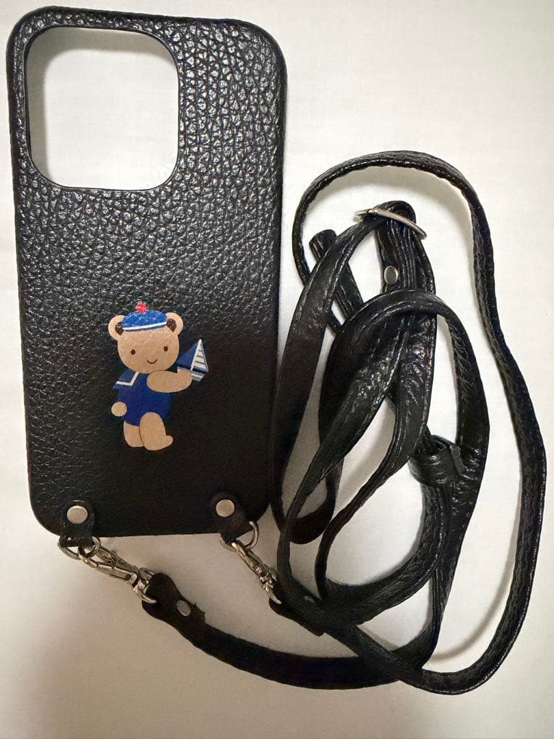 ファミリアiPhone15pro ブラックiPhoneケース