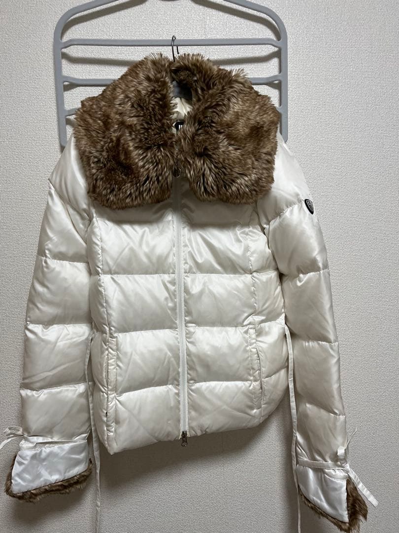 ARMANI EA7 アルマーニ ダウンジャケット 白