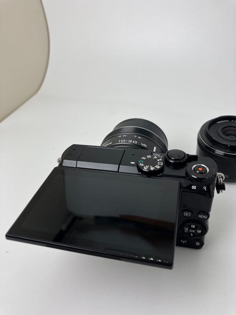 【返品保証・動作確認済】Nikon 1 J5 ブラック ダブルレンズキット