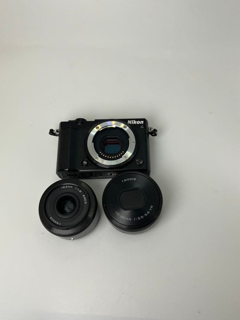 【返品保証・動作確認済】Nikon 1 J5 ブラック ダブルレンズキット