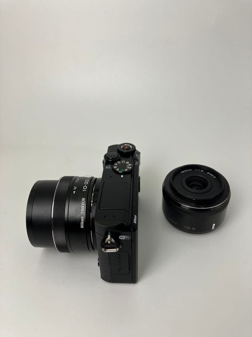 【返品保証・動作確認済】Nikon 1 J5 ブラック ダブルレンズキット