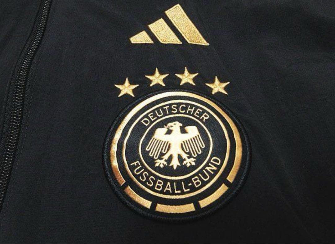 adidas ドイツ代表 アンセム リバーシブルジャケット