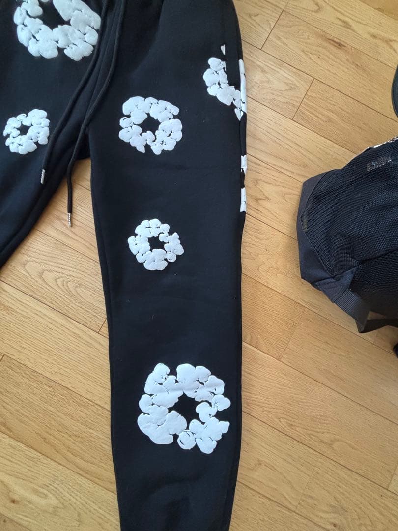 DENIMTears 花柄プリント ジョガーパンツ 黒