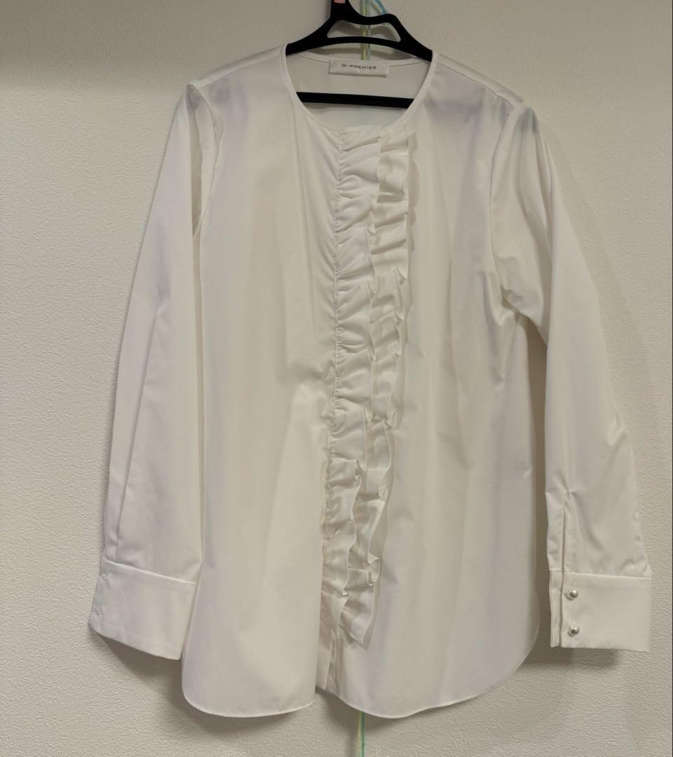 M-PREMIER ブロードクロスフリルプラケットシャツ白　36 パールブラウス