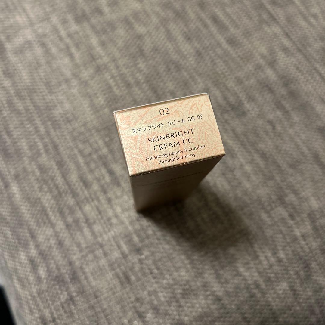 あーちゃん様⚫︎新品　カバーマークスキンブライトクリームCC とフローレスフィット