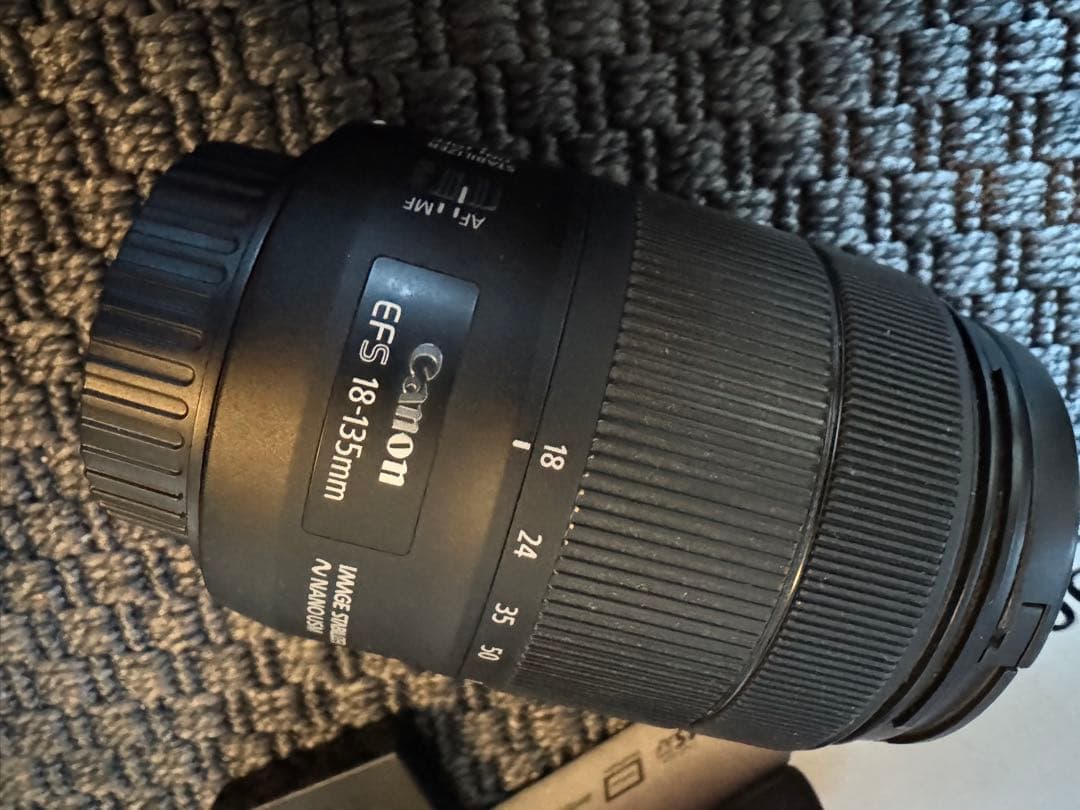 Canon EOS 9000D + EF-S 18-135mm(レンズはオマケ)