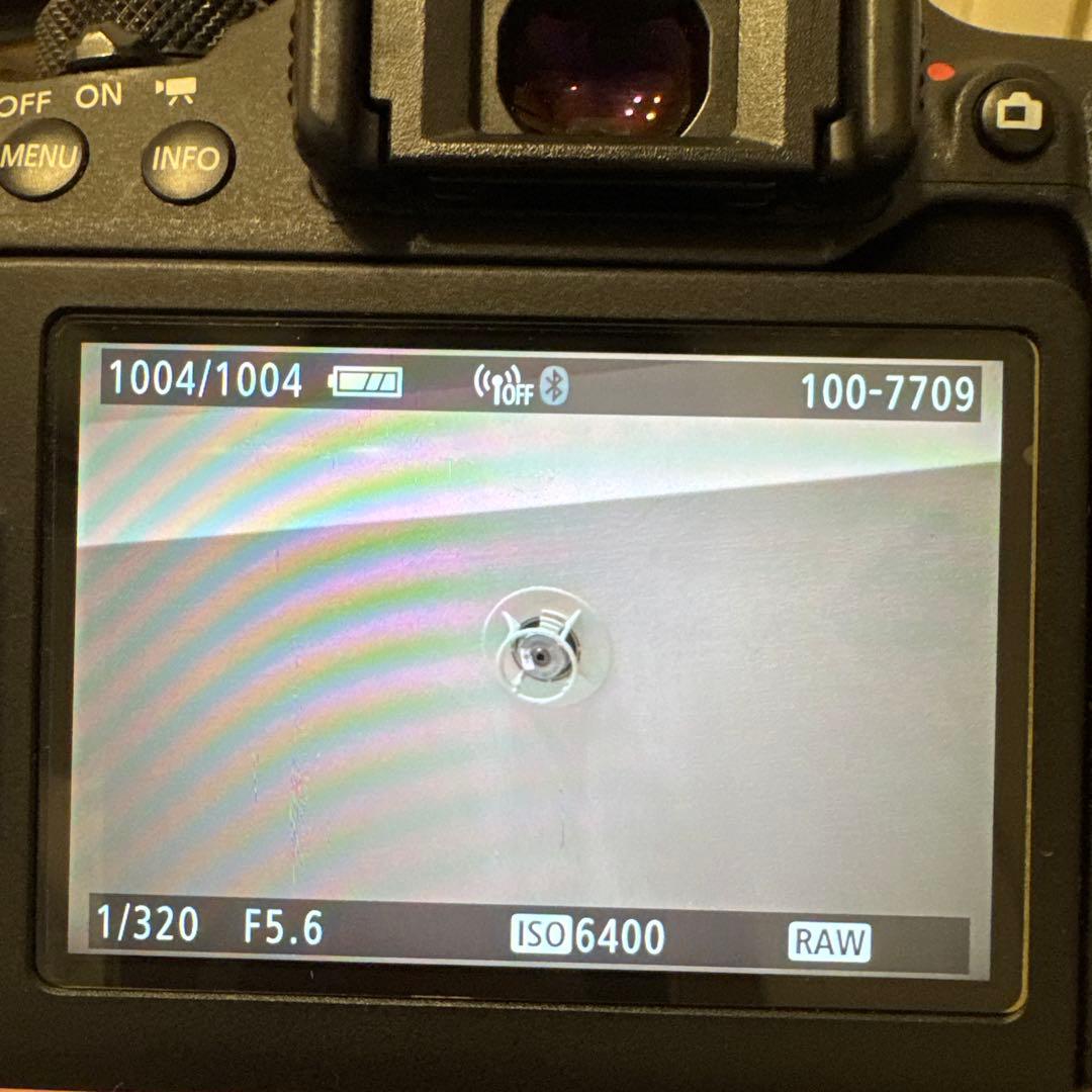 Canon EOS 9000D + EF-S 18-135mm(レンズはオマケ)